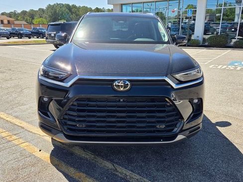Used 2024 Toyota Grand Highlander AWD image 2