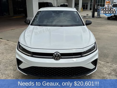 Used 2025 Volkswagen Jetta Sport FWD image 3