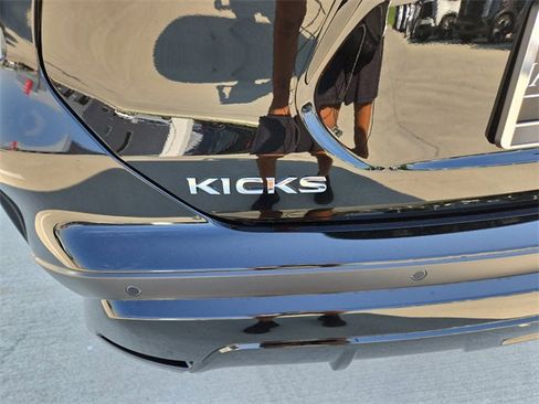 New 2025 Nissan Kicks Play S image 39