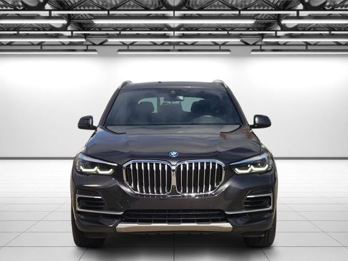 Used 2022 BMW X5 xDrive45e w/ Premium Package image 4