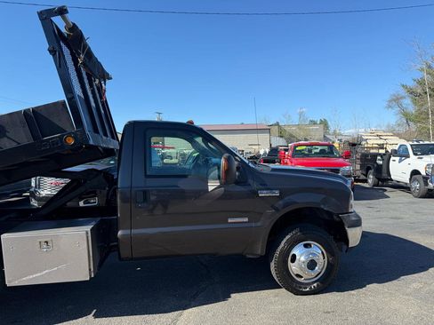Used 2006 Ford F350 4x4 Regular Cab DRW Super Duty image 19