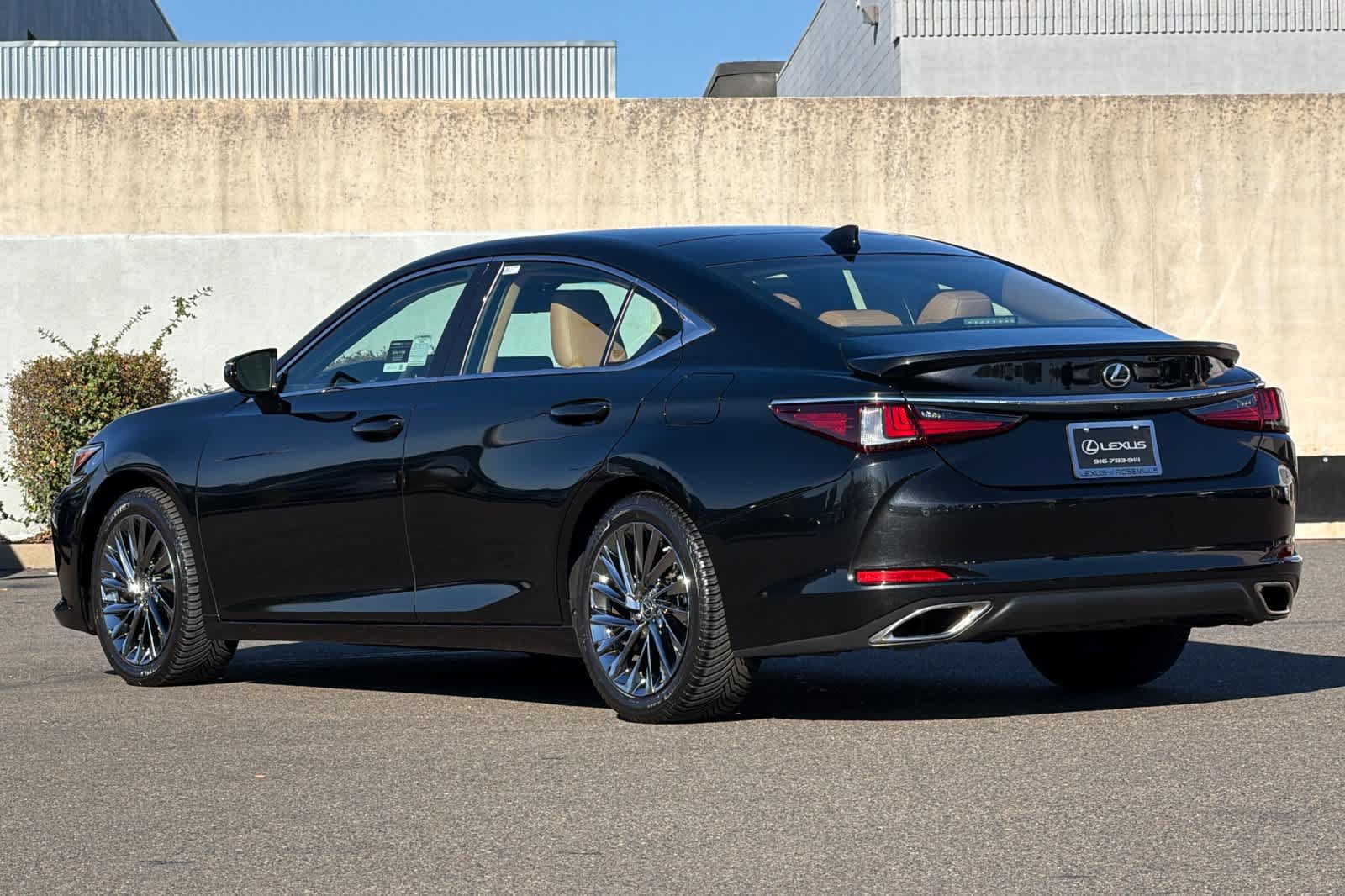 Used 2024 Lexus ES 350 w/ Accessory Package (Z2) FWD image 7