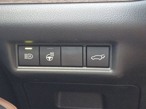 Used 2025 Toyota Grand Highlander AWD image 23