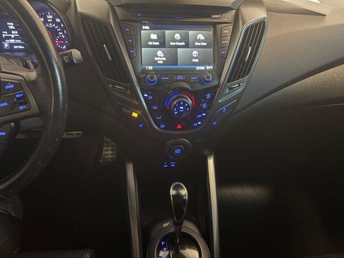 Used 2016 Hyundai Veloster Turbo FWD image 22