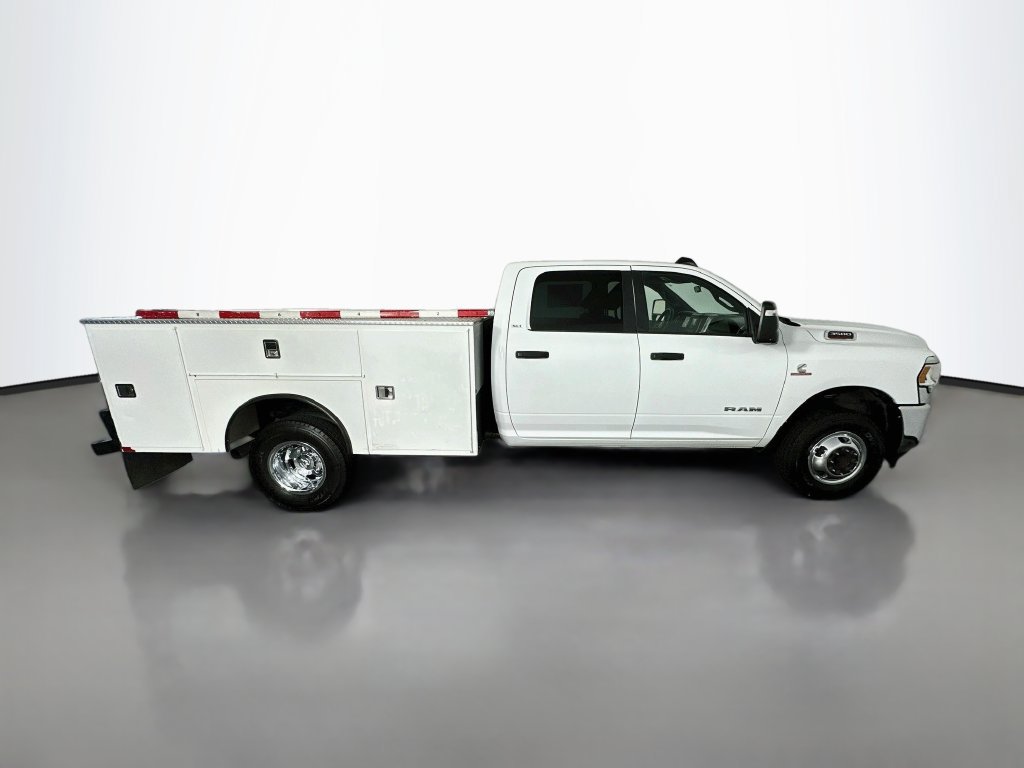 Used 2024 RAM 3500 SLT w/ Quick Order Package 2YG SLT AWD/4WD image 8