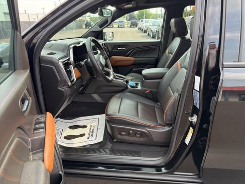 Used 2026 GMC Canyon AT4 w/ Technology Plus Package AWD/4WD image 23