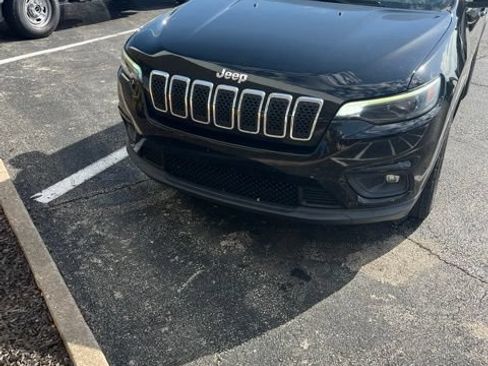 Used 2020 Jeep Cherokee Latitude Plus FWD image 2
