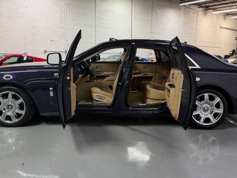 Used 2010 Rolls-Royce Ghost RWD image 40