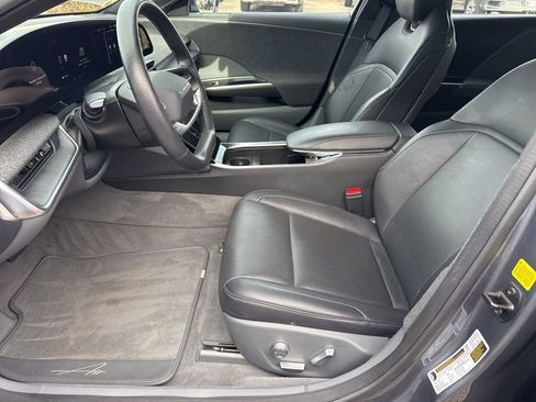 Used 2023 Lucid Air Pure image 23