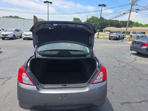 Used 2018 Nissan Versa S FWD image 16