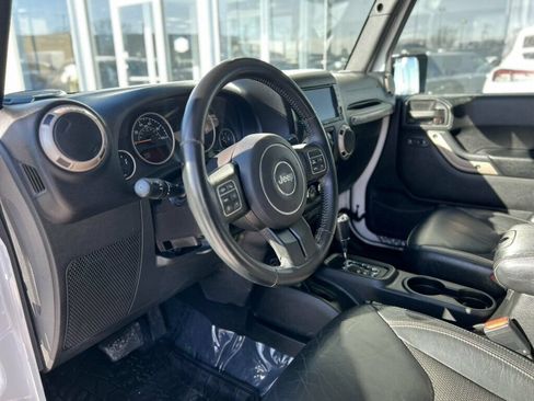 Used 2016 Jeep Wrangler Unlimited Sahara AWD/4WD image 13