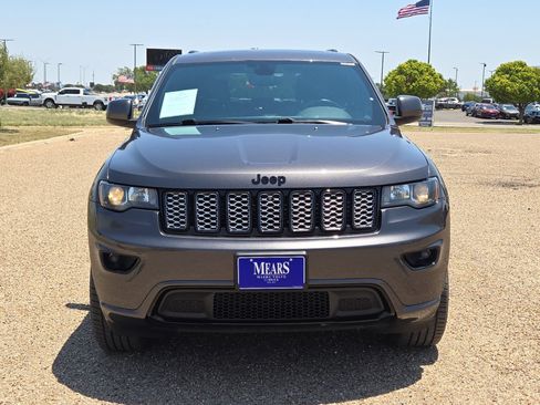 Used 2019 Jeep Grand Cherokee Altitude AWD/4WD image 8