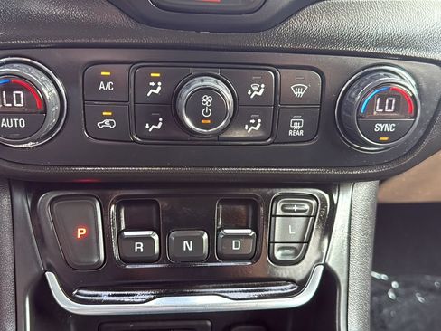 Used 2021 GMC Terrain SLE w/ Driver Convenience Package AWD/4WD image 25