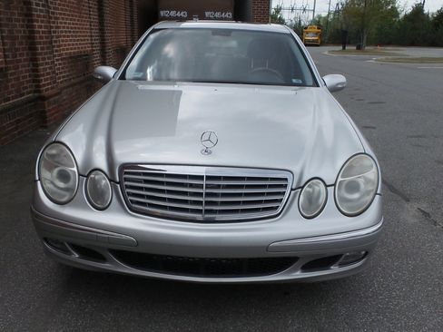 Used 2006 Mercedes-Benz E 350 Sedan image 36
