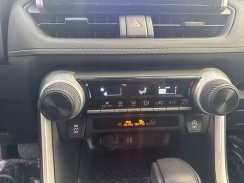 Used 2025 Toyota RAV4 LE image 17