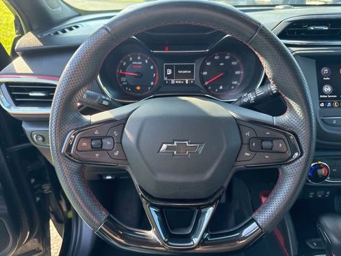 Used 2023 Chevrolet TrailBlazer RS image 18