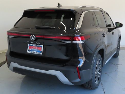 New 2025 Volkswagen Tiguan S image 4