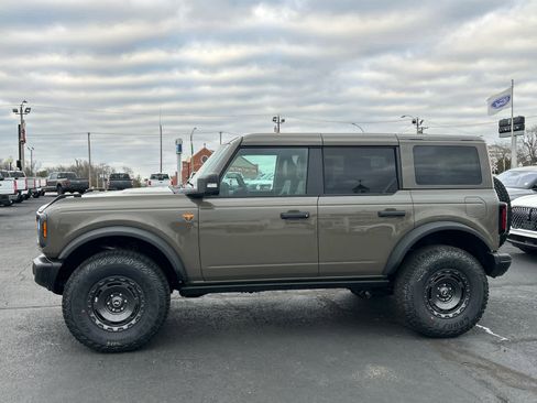 New 2025 Ford Bronco Badlands image 1