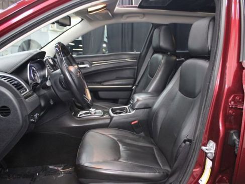 Used 2016 Chrysler 300 C image 10