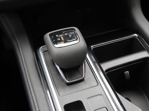 Used 2024 Nissan Pathfinder SV image 22