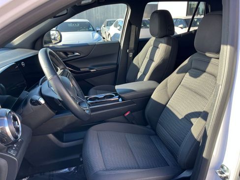 Used 2025 Chevrolet Equinox LT image 35