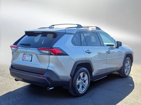 Used 2025 Toyota RAV4 XLE image 5