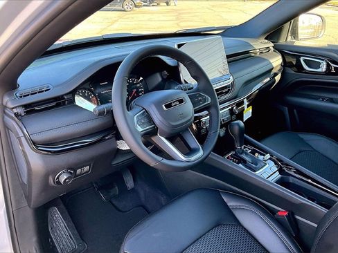 New 2026 Jeep Compass Latitude image 6