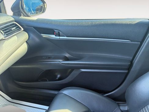Used 2021 Toyota Camry SE w/ Convenience Package FWD image 29