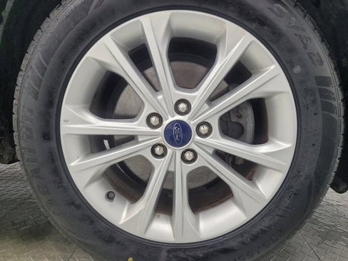 Used 2019 Ford Escape SE image 31