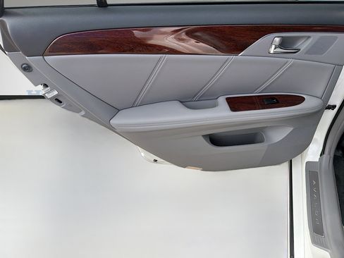 Used 2008 Toyota Avalon Limited image 24
