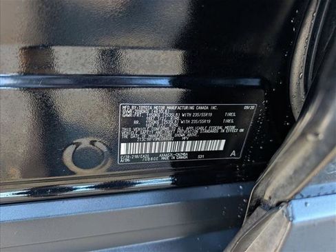 Used 2021 Toyota RAV4 XLE Premium image 22