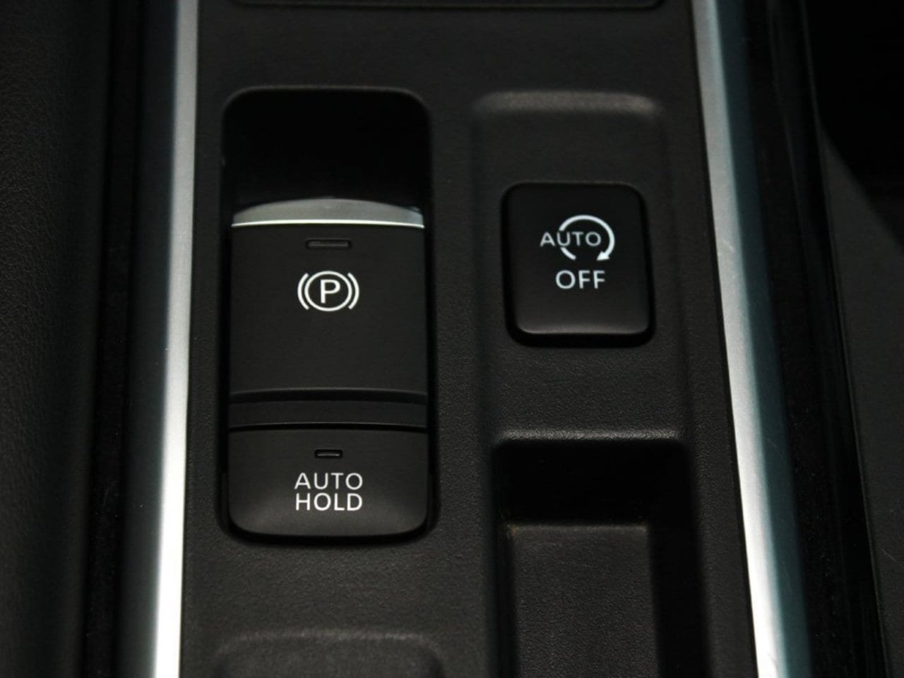 Used 2022 Nissan Pathfinder SL w/ SL Black Package FWD image 30