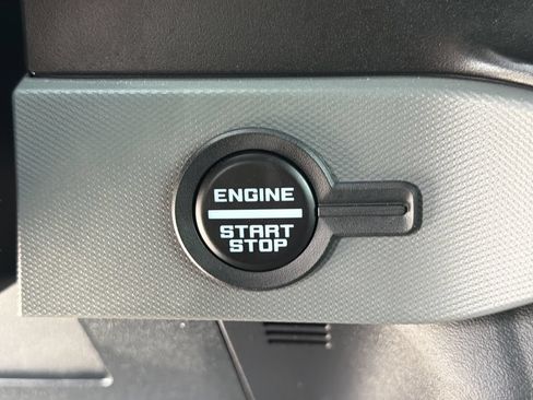 Used 2023 Ford Bronco Black Diamond AWD/4WD image 31