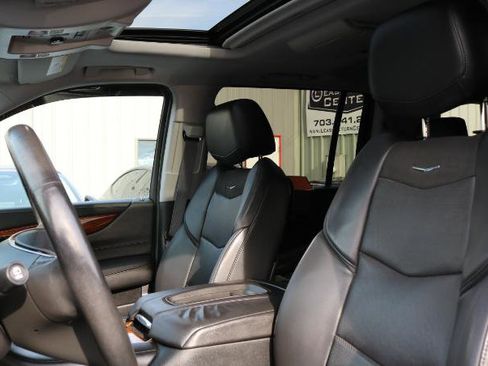 Used 2015 Cadillac Escalade ESV Premium image 11