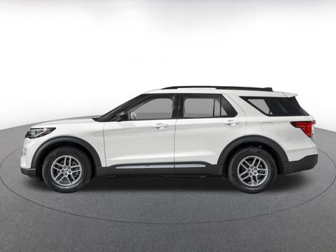 Used 2026 Ford Explorer Active AWD/4WD image 3