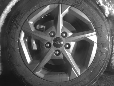 Used 2025 Kia K4 LXS image 12