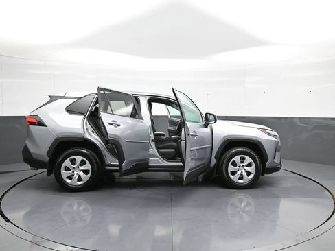 Used 2024 Toyota RAV4 LE AWD/4WD image 41