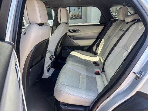 Used 2018 Land Rover Range Rover Velar R-Dynamic HSE AWD/4WD image 21