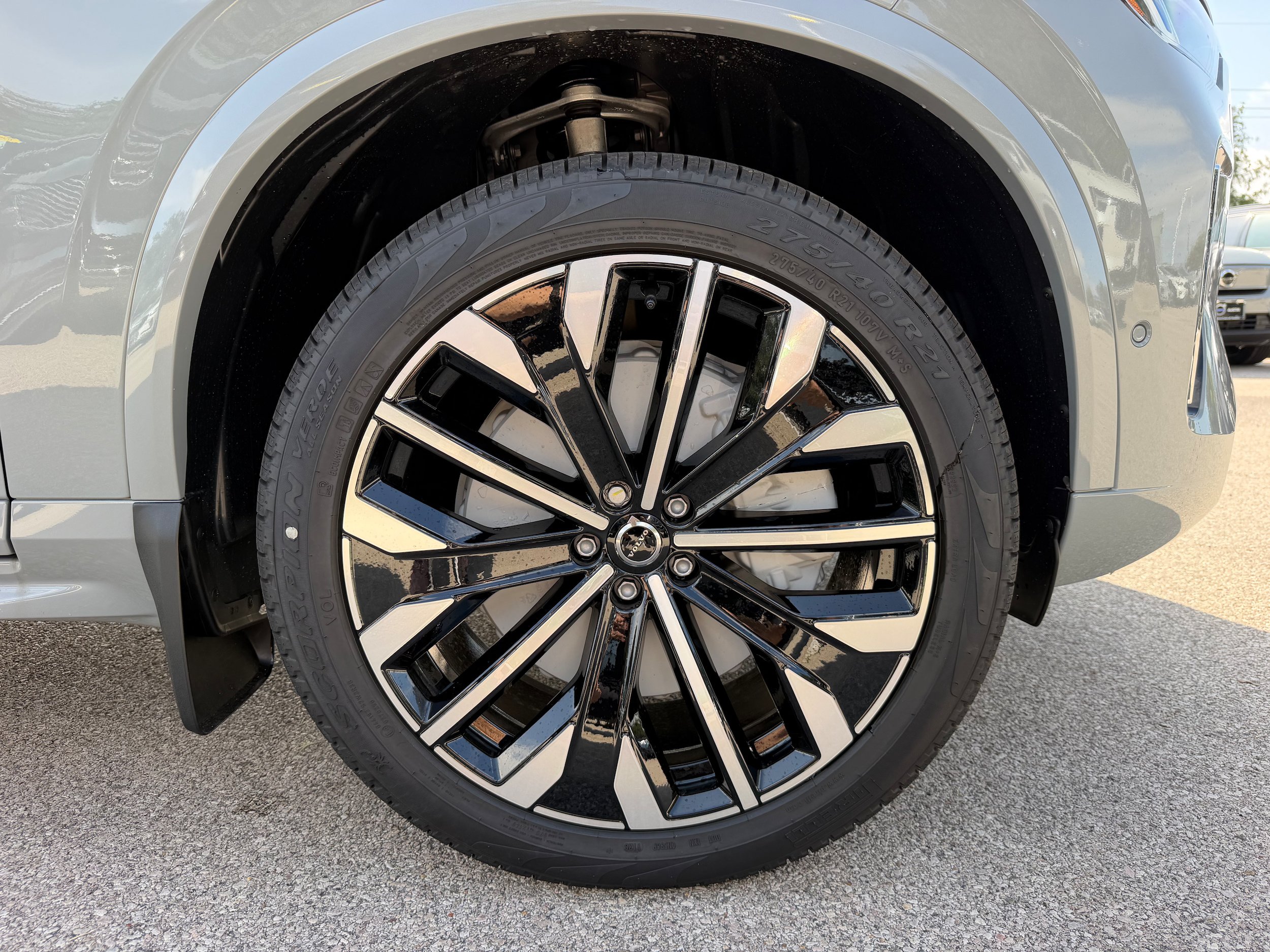 New 2026 Volvo XC90 T8 Plus w/ Protection Package Premier AWD/4WD image 7