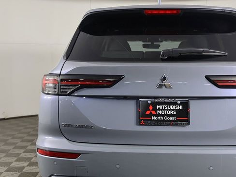 New 2026 Mitsubishi Outlander SE FWD image 17