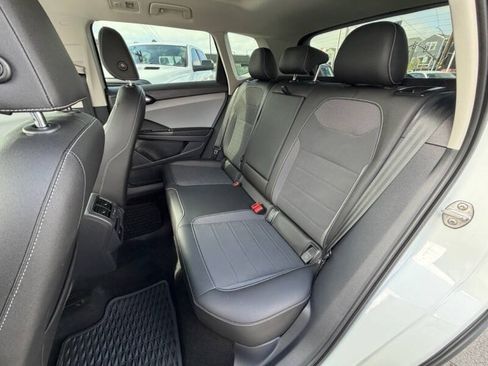 Used 2023 Volkswagen Taos SE FWD image 14