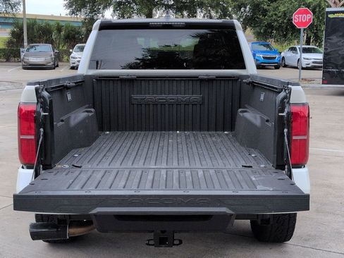 Used 2025 Toyota Tacoma TRD Sport AWD/4WD image 23