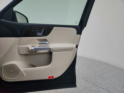 Certified 2024 Mercedes-Benz EQB 250+ image 28