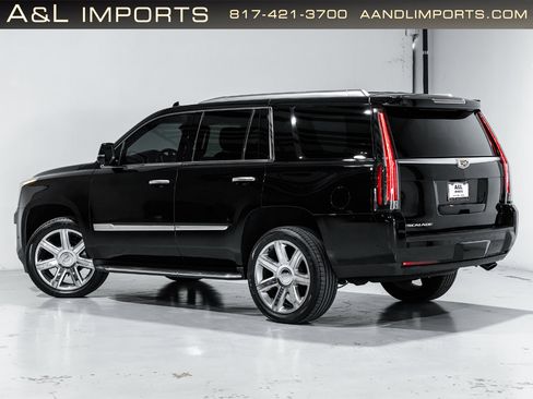 Used 2019 Cadillac Escalade Luxury image 8