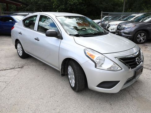 Used 2015 Nissan Versa S Plus FWD image 4