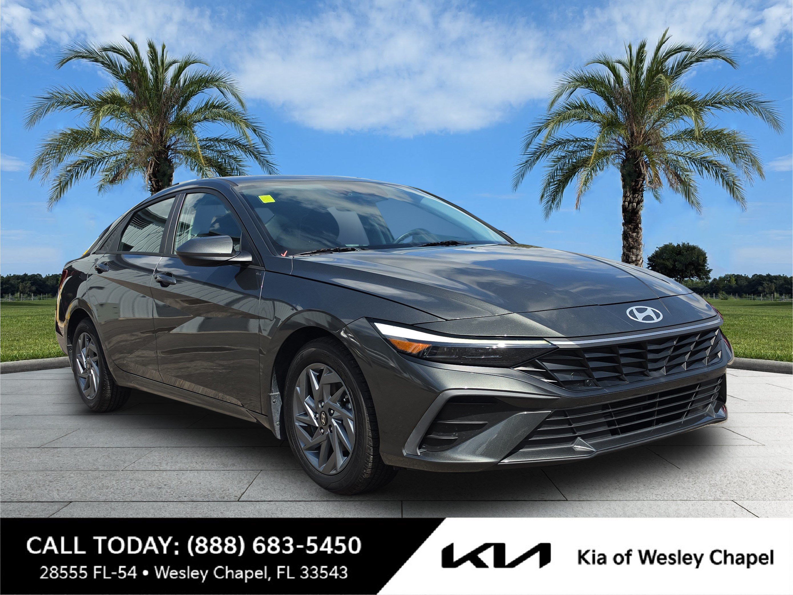 Used 2024 Hyundai Elantra SEL FWD image 1
