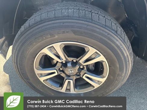 Used 2018 Toyota Tacoma TRD Sport w/ Exterior Package AWD/4WD image 36