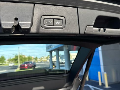 Used 2019 Volvo V90 T5 R-Design w/ Advanced Package FWD image 10