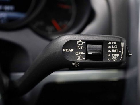 Used 2017 Porsche Cayenne image 30