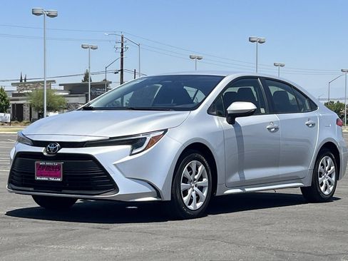 Used 2026 Toyota Corolla LE FWD image 9